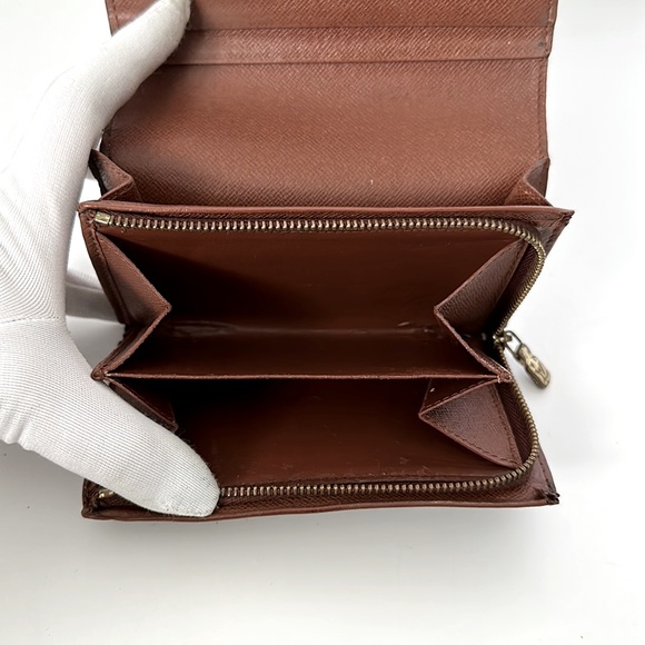 Authenticated LOUIS VUITTON Monogram Tressor Wallet - Picture 10 of 14